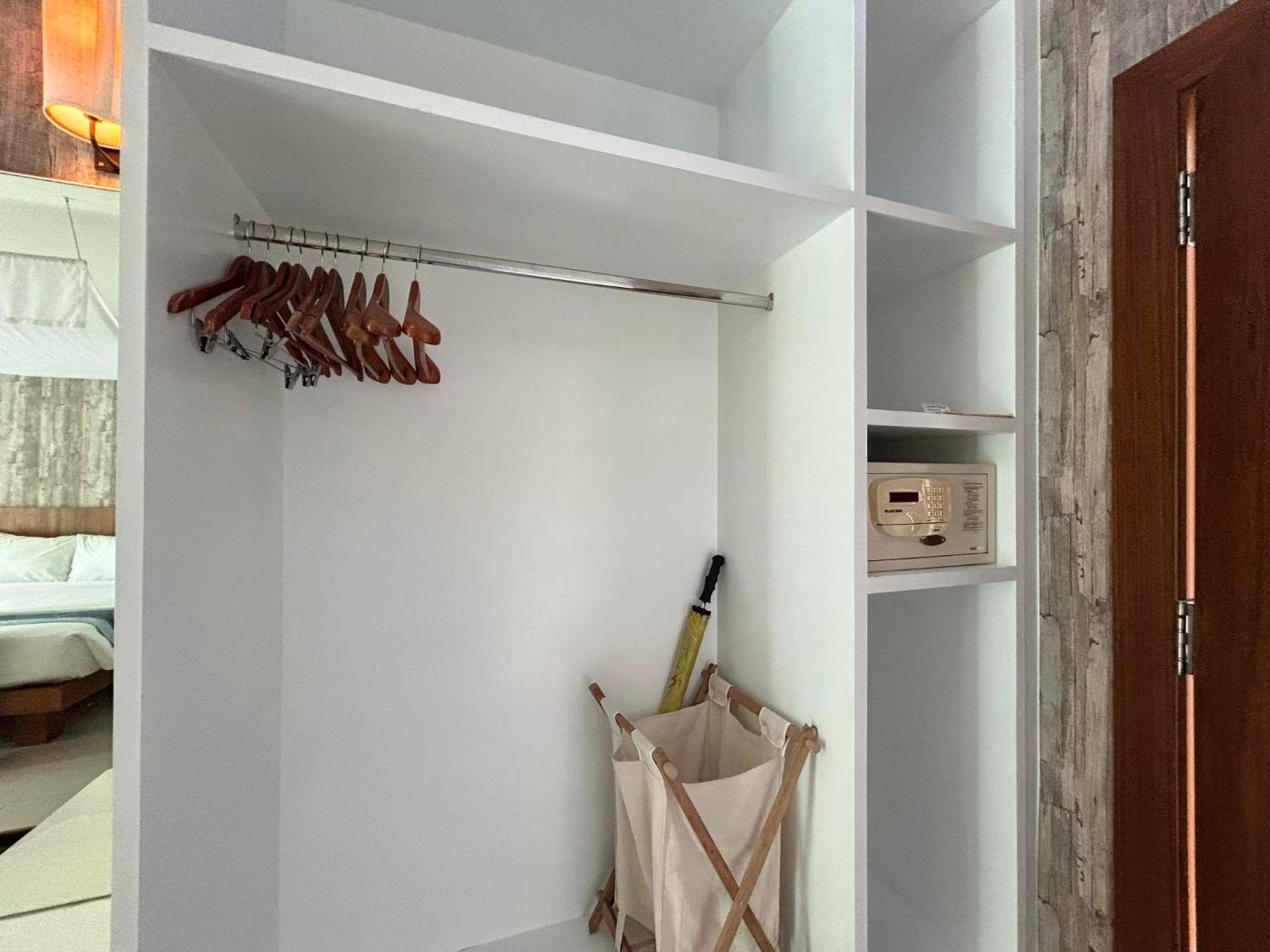 Benyada Lodge - Surin Beach Экстерьер фото